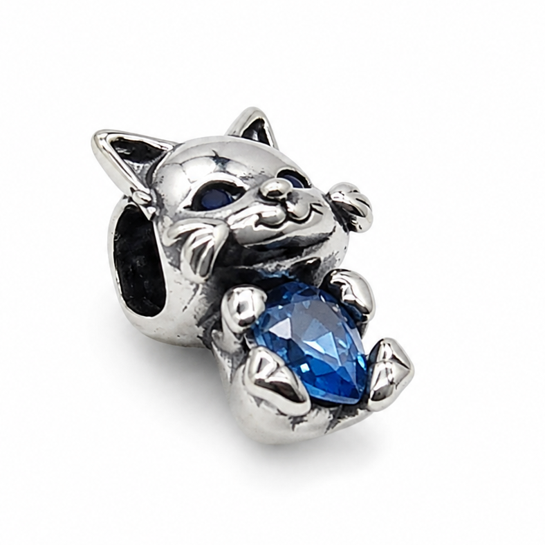 Sterling Silver Cat Charm with Gift Box. For Charm Bracelets